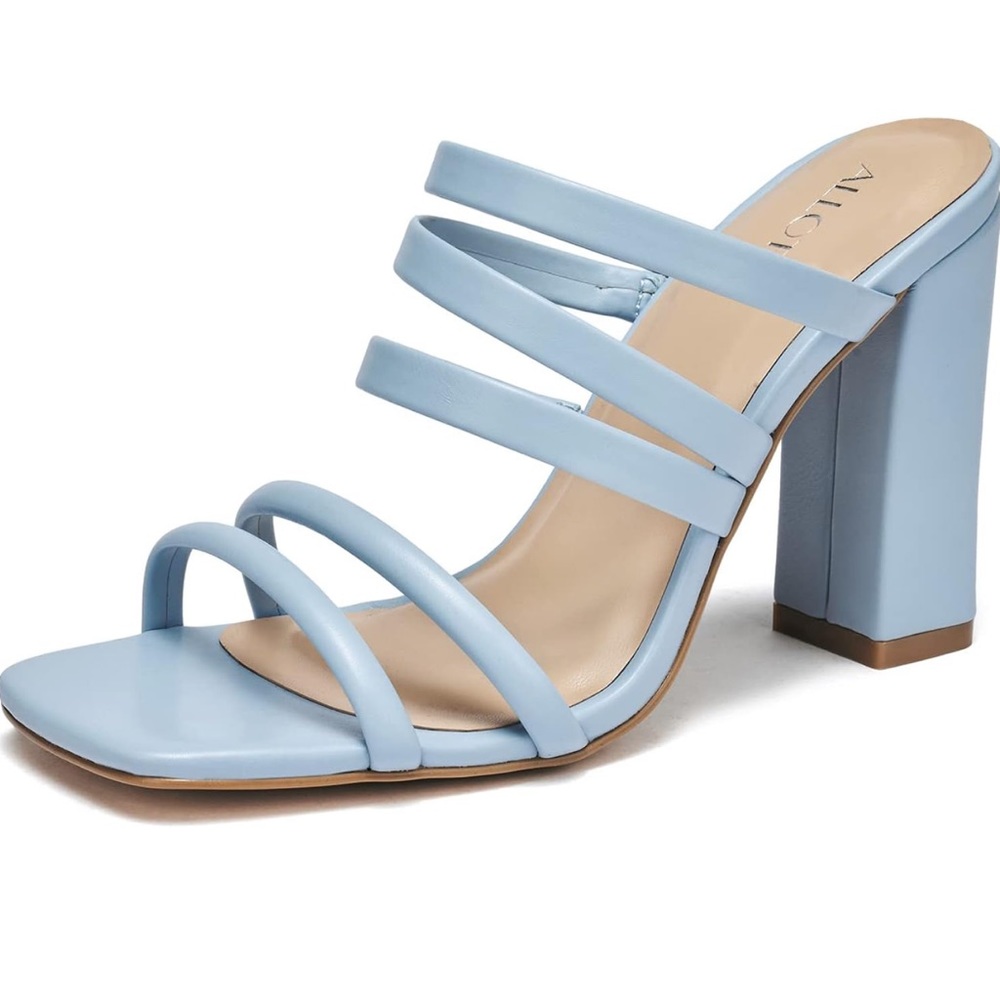 NWOT baby blue heels, 8.5